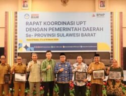 Dispendik Mamuju Raih Penghargaan SPM Pendidikan di Sulbar