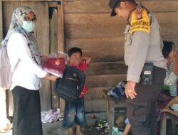 Membantu Anak Kurang Mampu Untuk Bersekolah, Kapolres Mamuju, Kombes Pol Iskandar Berikan Reward Kepada Bhabinkamtibmas Desa Belang-Belang,