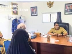 uhammad Hamzih Rapat Bersama Kepala Bagian Sekretariat DPRD Provinsi Sulbar