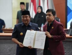 DPRD dan PemprovSahkan Kitab Pembangunan Sulbar 20 Tahun ke Depan