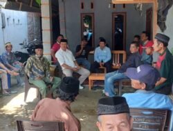 H.Damris Berkomitmen Kepada Masyarakat Desa Sinyonyoi Akan Melakukan Pelayanan Tampa Mengunakan Kartu Program