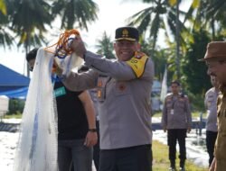 Panen Udang Tambak di Desa Bonda Papalang, Kapolda Sulbar Apresiasi Upaya Masyarakat Tingkatkan Ekonom