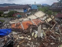 Masyarakat Kecamatan Tapalang Khawatir Hadirnya Tim Pendataan Bantuan Gempa Tahap II Tanpa Menggunakan Surat Tugas.