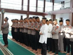 Polda Sulbar Gelar Sholat Gaib untuk Tiga Personel yang Gugur Saat Penggerebekan Sabung Ayam